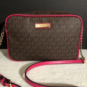 ⚠️Michael Kors Large Jet Set CrossBody ⚠️